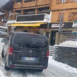 Des véhicules immatriculés à l'étranger transporteraint régulièrement des touristes entre l'aéroport de Genève et Verbier.